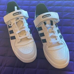Adidas Mens White & Navy Sneakers